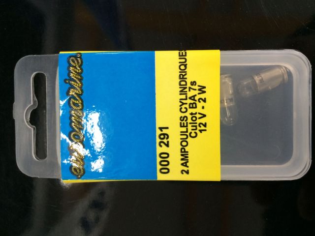 2 ampoules cylindriques